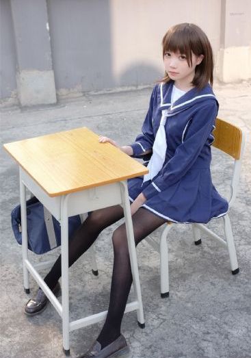 脱衣女郎
