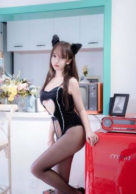 台湾三级情趣内衣秀32