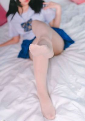 《被丈夫的下属推来推去的妻子》