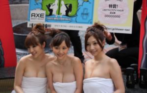 善良美丽女邻居4